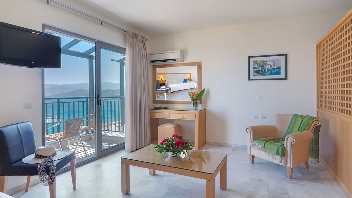 Family Room side sea view or sea view
